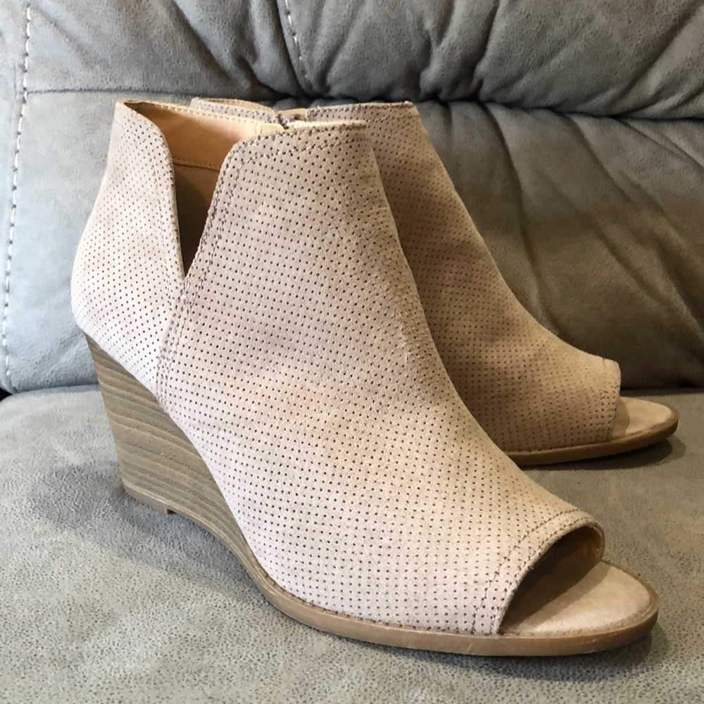 Time & Tru Womens Peep Toe Wedge  Size 11